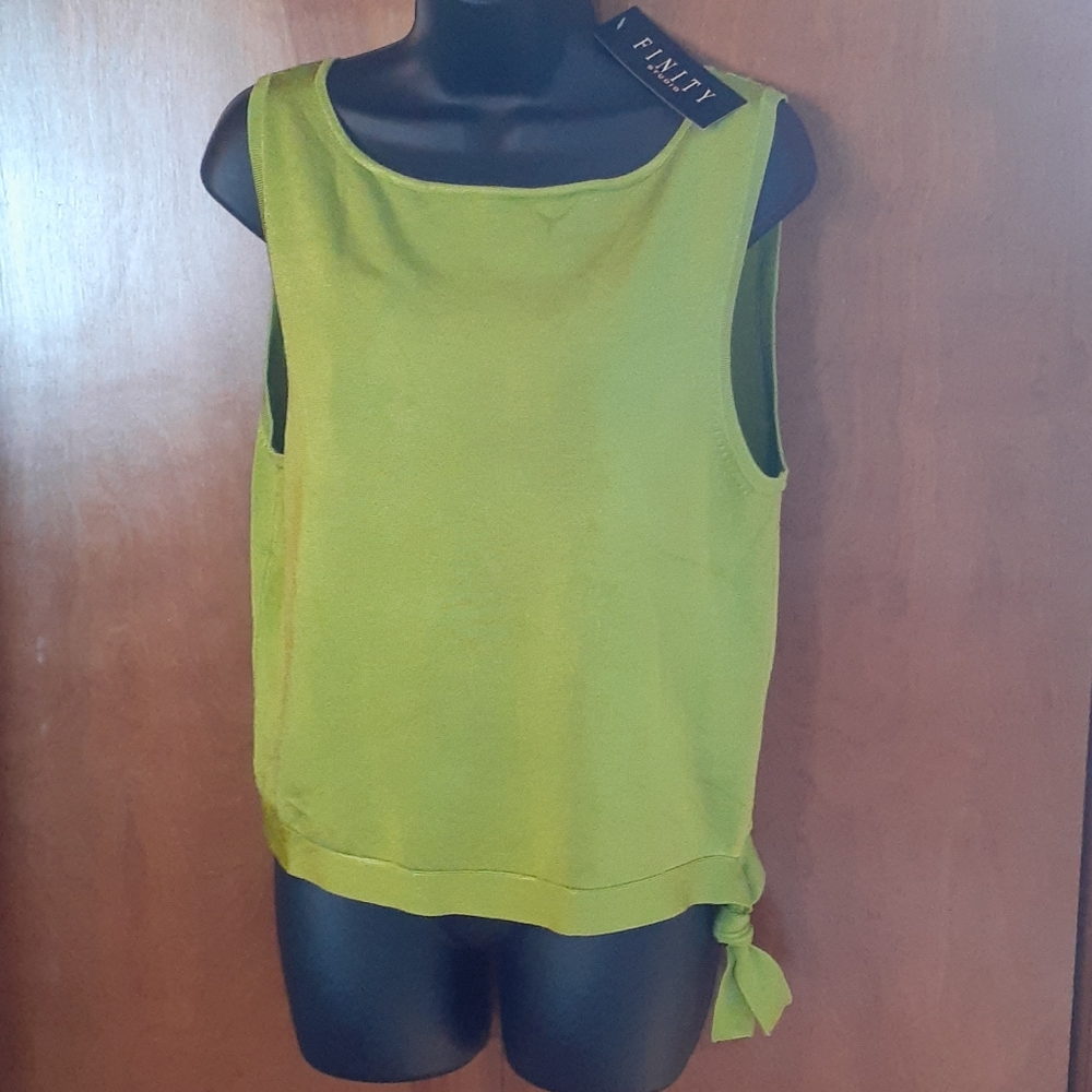 Finity Studio NWT Size Large Lime Green